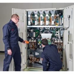 APC WADVULTRA-VS2-A100 tassa di manutenzione e supporto 1 anno/i 
