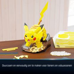 Spin Master 4D Build , Pokémon Pikachu, Kit di Modellismo 3D, Puzzle per Adulti, 201 pezzi, dai 12 Anni in su 