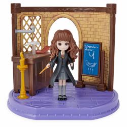 Wizarding World , Set Classe di Incantesimi Harry Potter con bambola esclusiva Hermione Granger e accessori - dai 5 anni (Spin Master WW Charms Classroom - 6061)