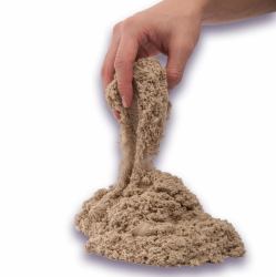 Kinetic Sand , l'originale sabbia modellabile per un gioco sensoriale, marrone, 907 g (Spin Master Kinectic Sand Color Bag bn)